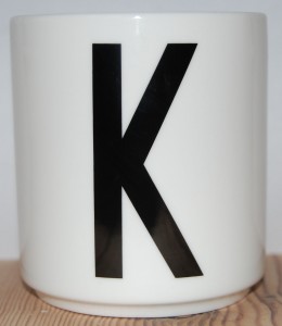 Min kop. Fuld af ord. Godt humør. Og kaffe!